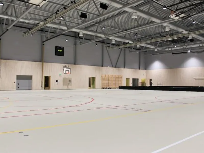 Den nye hallen kan brukes til både dans, idrett og musikk.