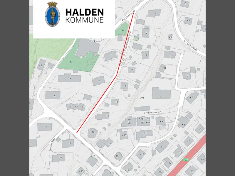 Kart som viser deler av Halden sentrum. Margrethe Schweigaardsgate er markert rødt.  - Klikk for stort bilde