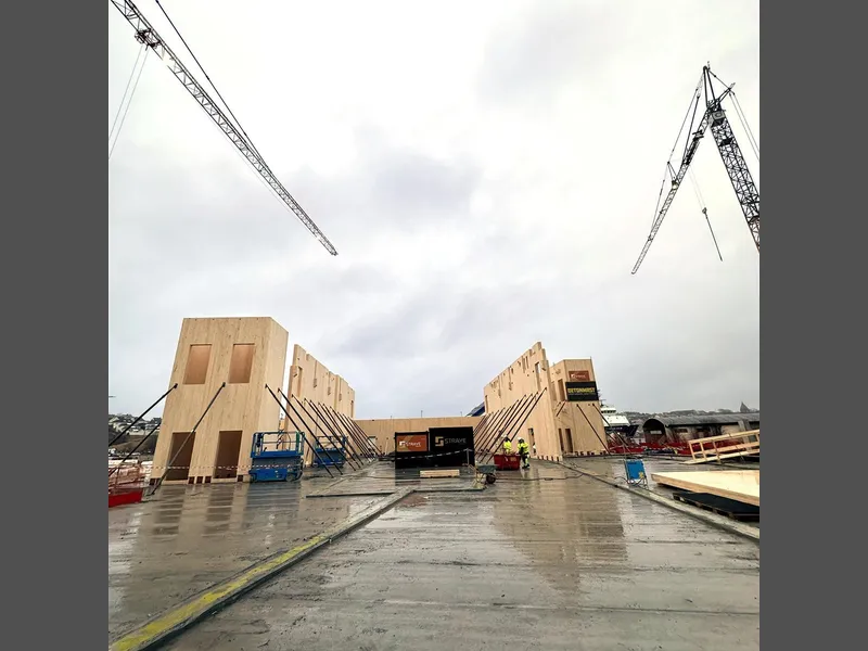 massivtrekonstruksjoner byggeplass - Klikk for stort bilde