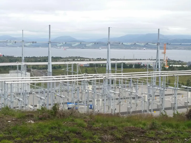 AF Elkraft er innstilt av Statnett til høyspenningsarbeid ved den nye transformatorstasjonen på Onarheim på Husnes.. Foto: AF Gruppen.