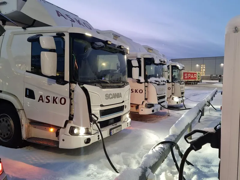 ABB leverer ladeinfrastruktur for elektriske lastebiler til ASKOs hovedlager i Vestby.