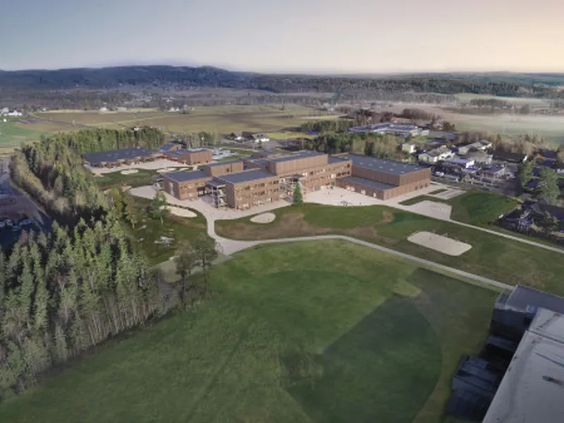 Aursmoen skole fugleperspektiv oppdatert stor.jpg