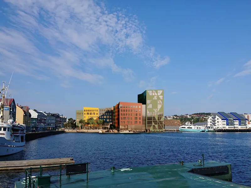 Campus Kristiansund sett fra Klippfiskkjerringa, Piren