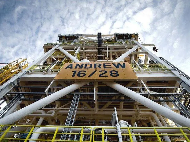 Andrew-feltet ligger 225 km nordøst for Aberdeen og fungerer som et sentralt knutepunkt for fire undervannsfelt.