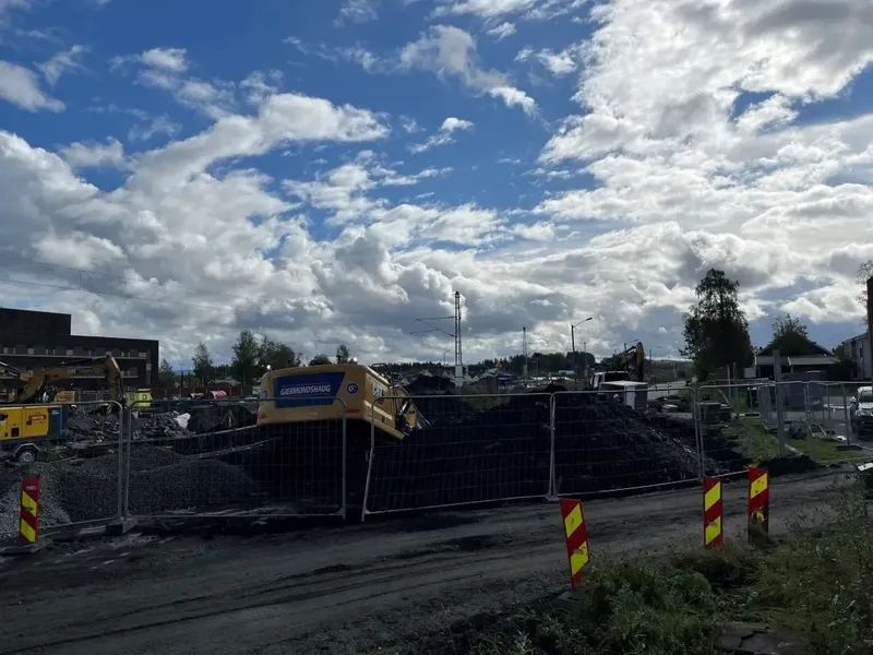 Jernbanegata blir stengt i to uker i forbindelse med arbeidet med det nye dobbeltsporet gjennom Stange sentrum