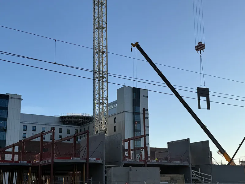 Byggingen av Drammen helsepark er kommet godt i gang. Foto: Loe Betongelementer.