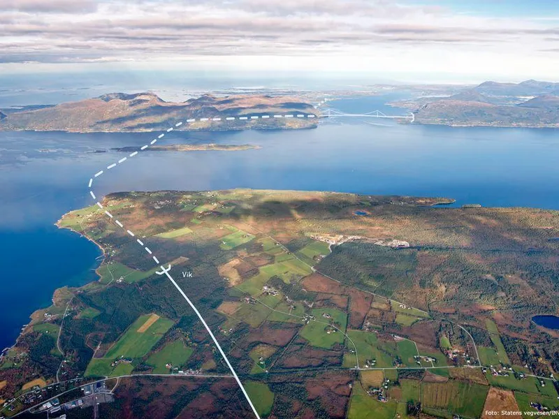 Statens vegvesen har fått i oppdrag av Samferdselsdepartementet å utrede en annen gjennomføringsrekkefølge for E39 mellom Ålesund og Molde. Bildet viser ett av forslagene for strekningen mellom Vik og Molde.