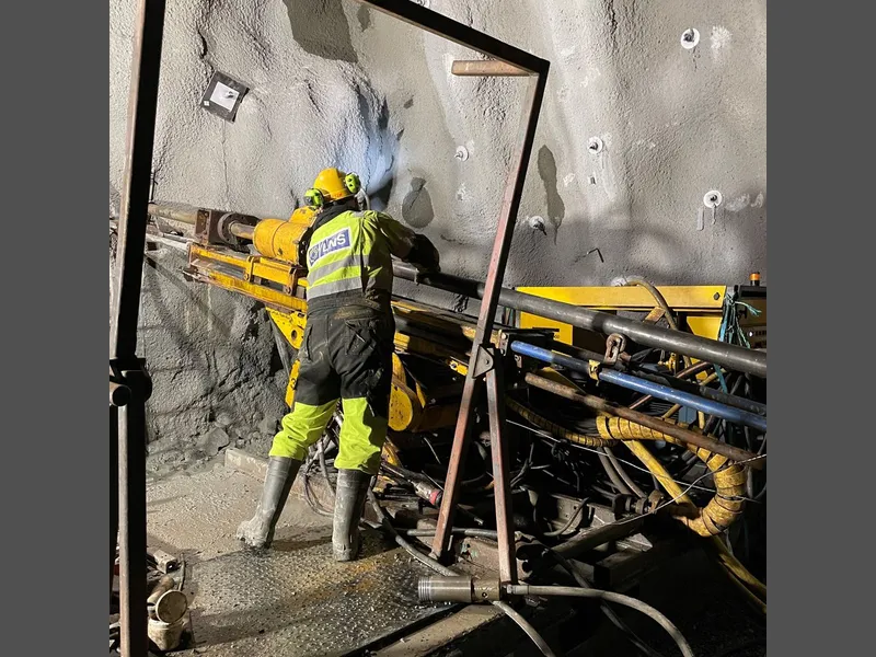 Kjerneboring i tunnelens lengderetning viser at sonen med løsmasser er omlag 68 meter lang. Foto: Statens vegvesen.