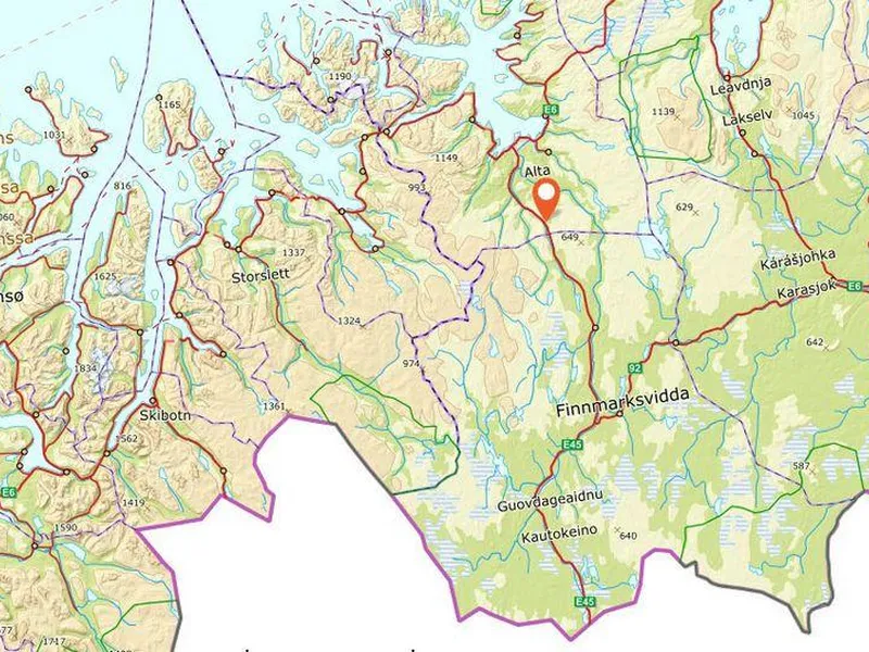 Bildet er et kart der Kløfte er markert i kartet sør for Alta. Bildeteksten sier, Kløfta : Markert i kartet sør for Alta. E45 fra Alta og sørover mot Kautokeino og Finland er en svært viktig ferdselsåre både for person og godstrafikk i Finnmark.