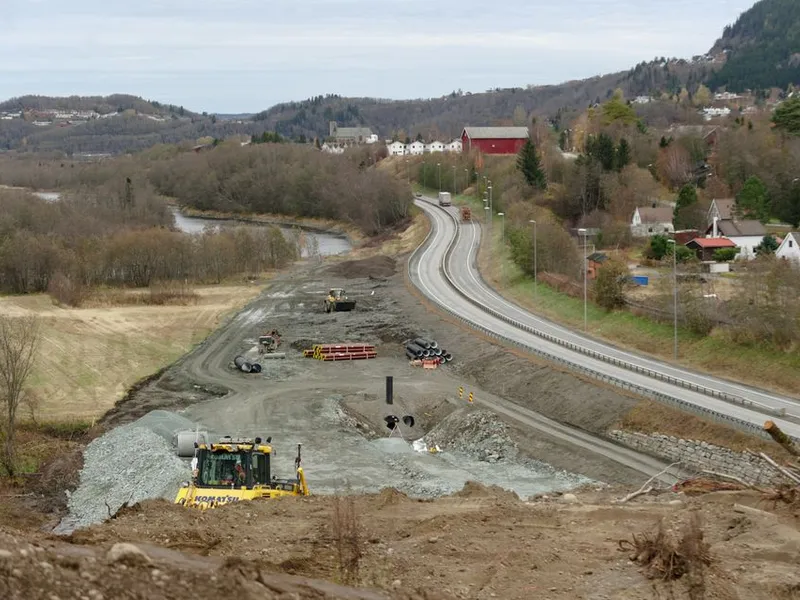 Kvål-Melhus er første prosjekt i anlegg i Trøndelag. Her fra Hofstad hvor arbeidet er i gang.