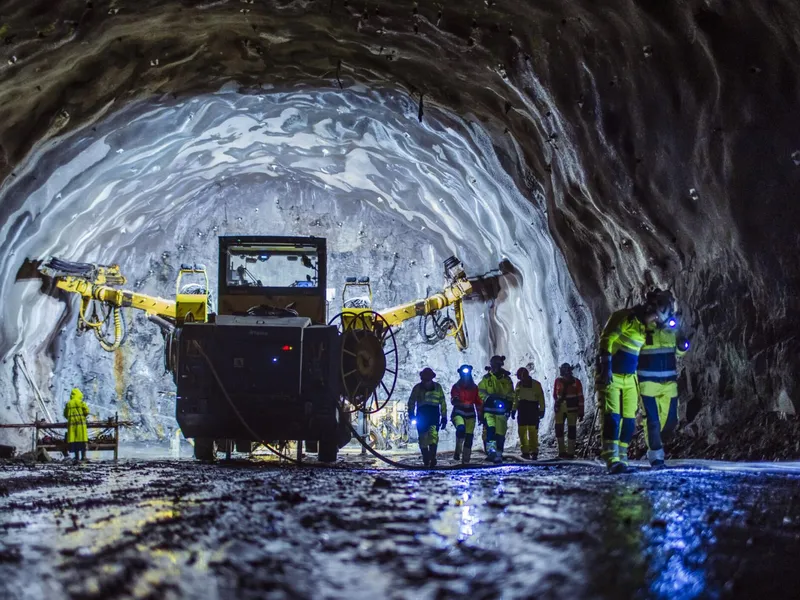 Entreprise E04 omfatter nordre del av Boknafjordtunnelen, og utgjør cirka en tredjedel av E39 Rogfast-prosjektet. har gjennomført nitrogenfrie salvesprengninger på prosjektet.. Foto: Skanska