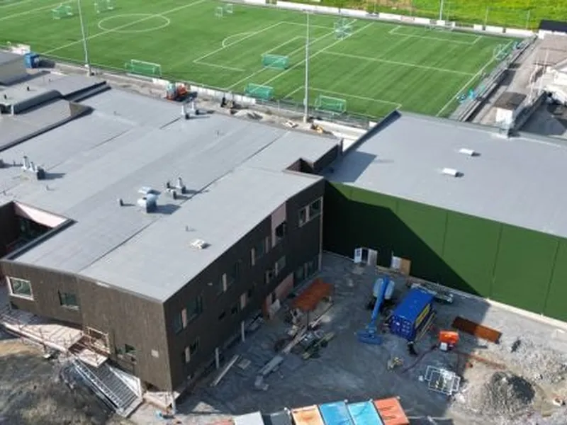 Emblem Skule – ny barneskole og idrettshall i Ålesund, levert av Veidekke.
Bærekraftige løsninger og gjenbruk ved Emblem Skule.