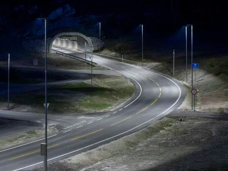 Illustrasjonsbilde av lysarmatur på vei.