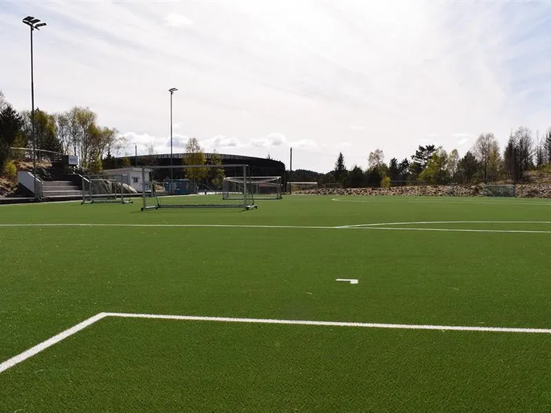 Frakkagjerd kunstgressbane blir nå rehabilitert. - Klikk for stort bilde