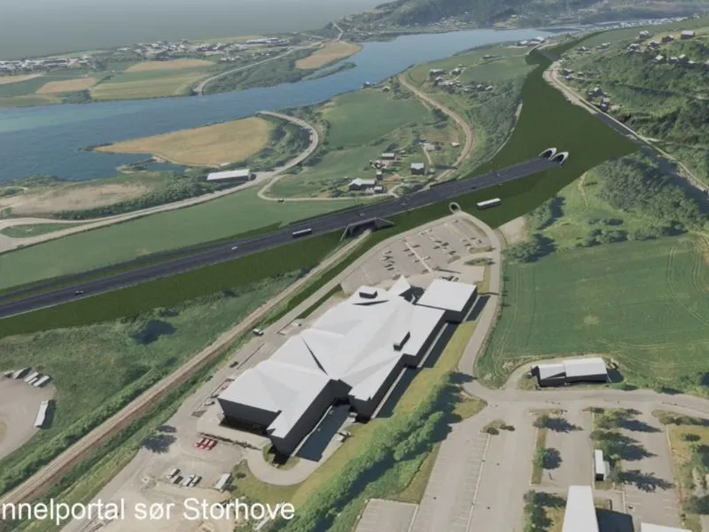 E6 Storhove – Øyer er en del av storutbyggingen av E6 Moelv – Øyer. Delstrekningen er ca. 9,6 km lang og består av motorvei i dagen i tillegg til en ca. 2,6 km lang toløps tunnel forbi Fåberg.
