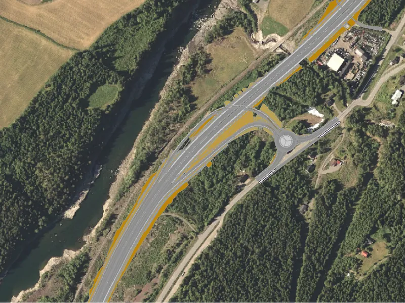 Nytt kryss ved Midtskog. Ca. to km. nord for Ensby.