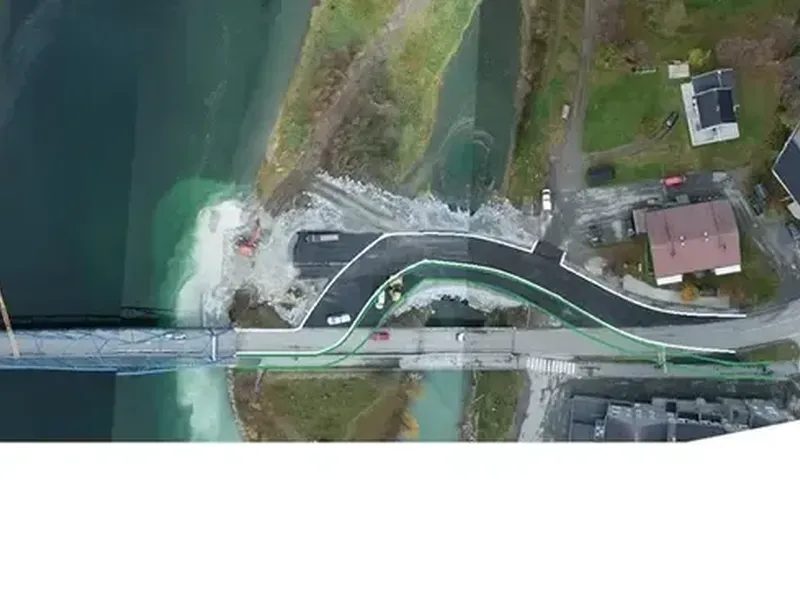 Midlertidig omkjøring sett ovenfra. Gang- og sykkelveg er markert i grønt, mens bilveien er markert i hvit. Illustrasjon: Statens vegvesen.