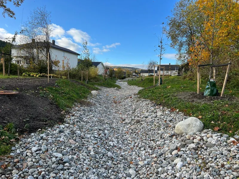 Vrangbekk er steinsatt