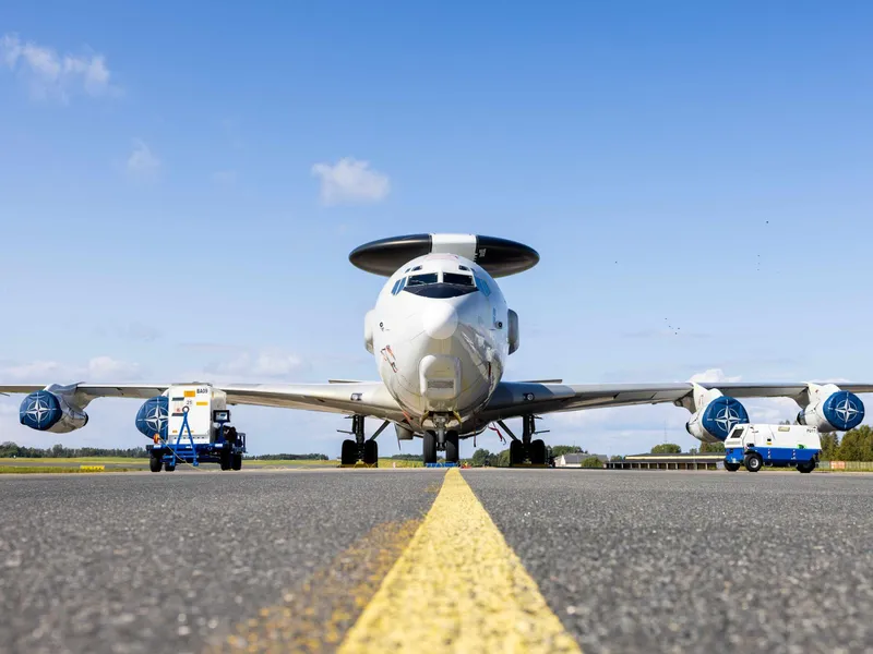 Rullebanen er strategisk viktig og NATOs overvåkningsfly AWACS kan nå bruke flyplassen.