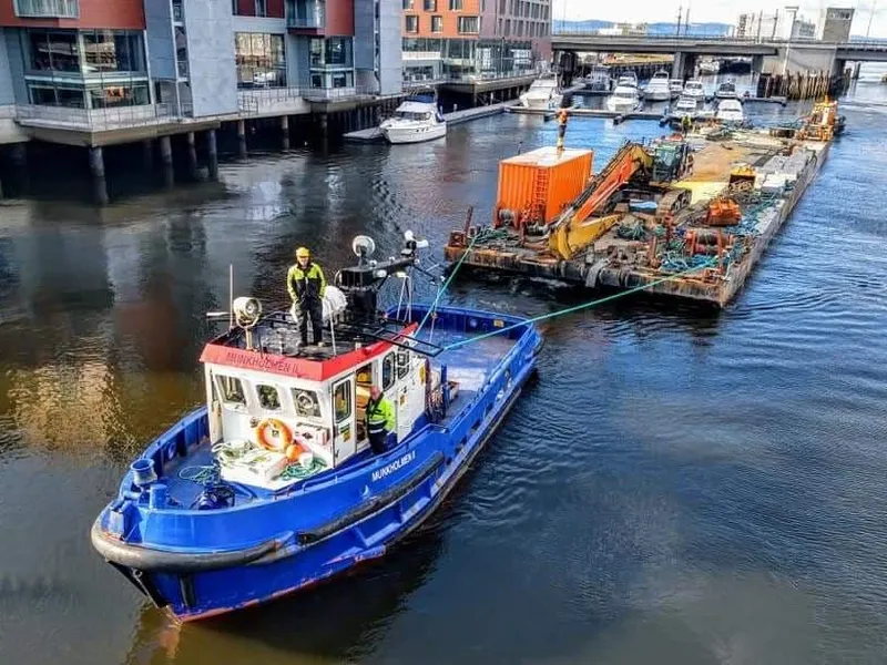 Lekter på plass i Nidelva