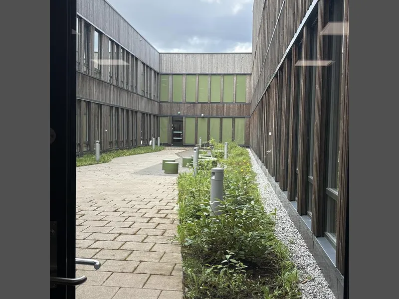 Atrium - Klikk for stort bilete