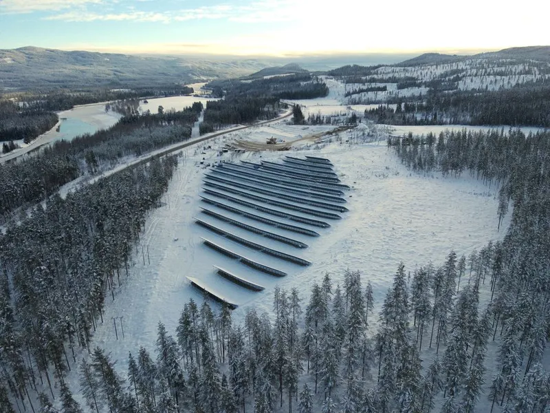 Første felt av Furuseth solkraftverk er nå klart.