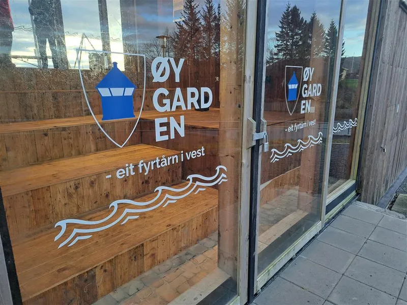 Frå opninga av gjenbruksløa - Klikk for stort bilete