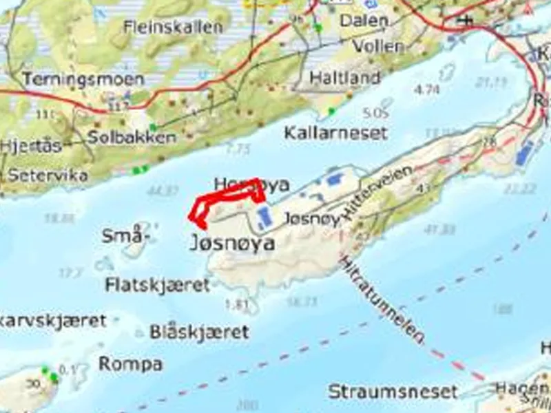 A map showing the coastal area of Josnøya, with marked routes and nearby islands in a marine environment.
