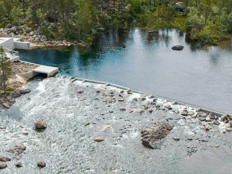 Dam, vann, kraftverk. Foto.