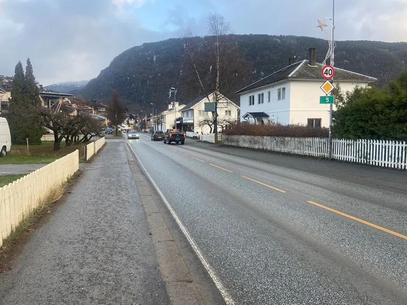 Det er i hovudsak på gangfelta det vert jobba i fase 2 av  prosjektet. Foto: Statens vegvesen
