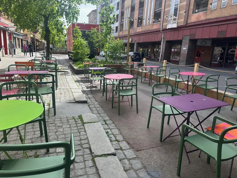 Uteserveringen til Dattera til Hagen ble etablert våren 2025