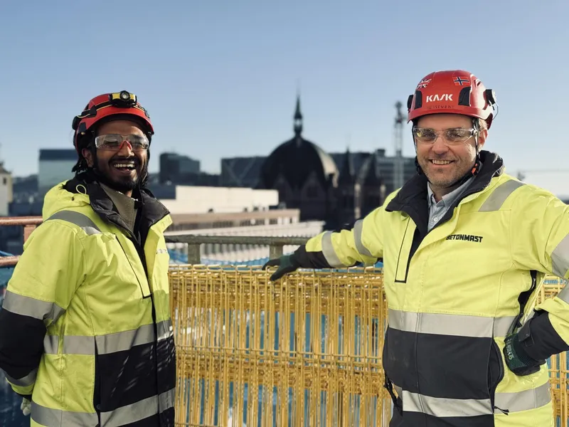 Prosjektingeniør Rubesh René Thirumeny sammen med prosjektleder Kristoffer Hesstvedt i Betonmast Oslo.