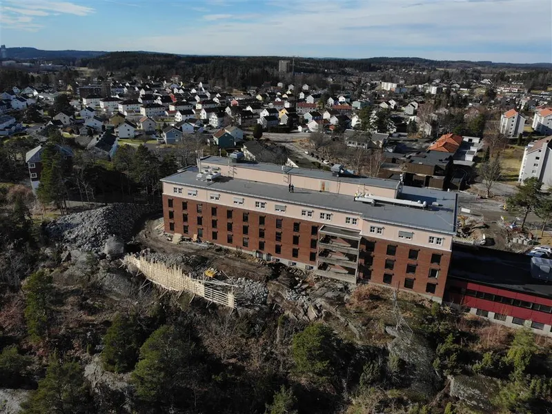 Anleggsarbeid ved Halden helsehus. - Klikk for stort bilde
