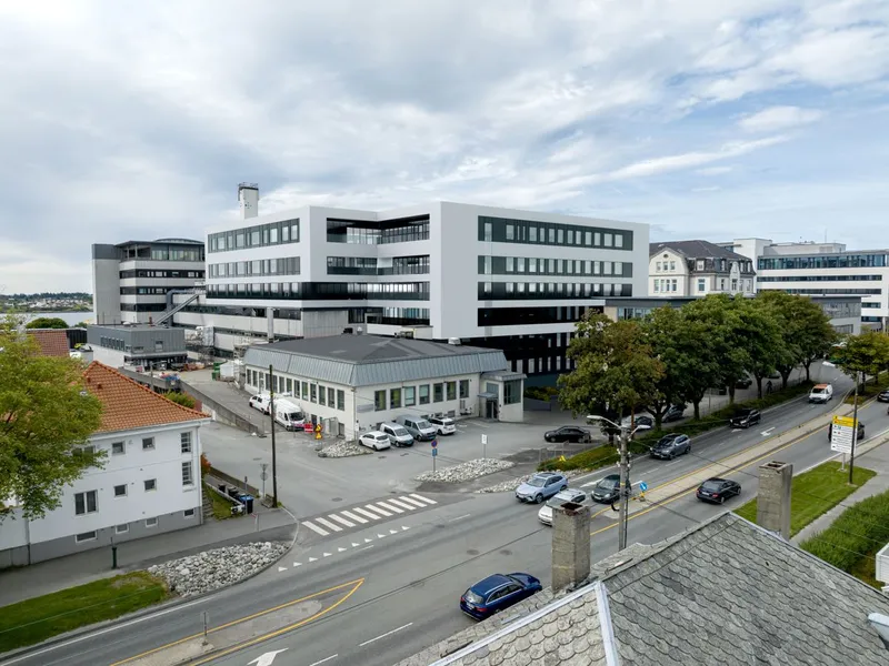 Det blir blant annet ny infeksjonspost med flere isolat, ny sengepost for gastromedisin og nevrologi, ny felles sengepost for eldremedisin og ny sengepost for nevrologi og slagbehandling i syd-øst-blokka på Haugesund Sykehus. Foto: GL Prosjektservice