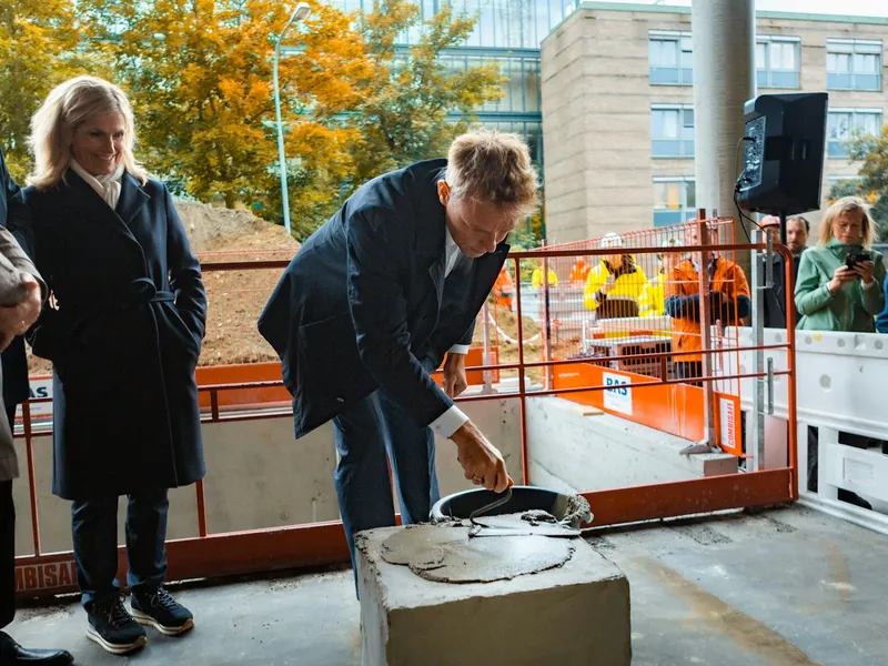 Ola Borten Moe legger ned grunnstenen