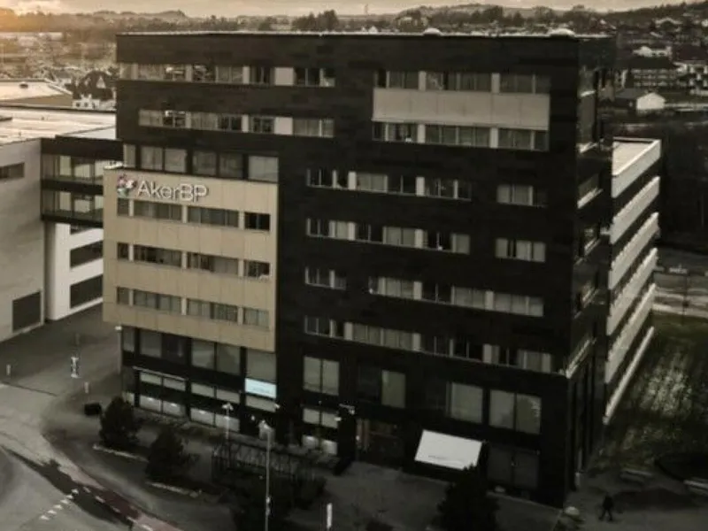 Veidekke skal bygge om et kontorbygg til hotell i Jåttåvågen i Stavanger.. Illustrasjon: Veidekke.