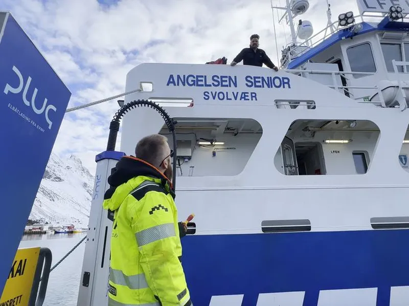 – Vi valgte å installere en batteripakke på 270 kWh for 5 år siden for å benytte strøm i driftssituasjoner der vi har lite energiforbruk store tider av driftstiden, som når vi ligger ved kai og leverer fisk, sier skipper Øystein Angelsen.