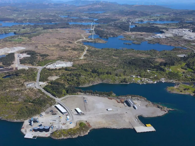 Haugaland Næringspark ligger i Tysvær kommune nord i Rogaland, og er et fem tusen dekar stort ferdig regulert næringsområde som er tilrettelagt for areal- og energikrevende industri.. Foto: Haugaland Næringspark