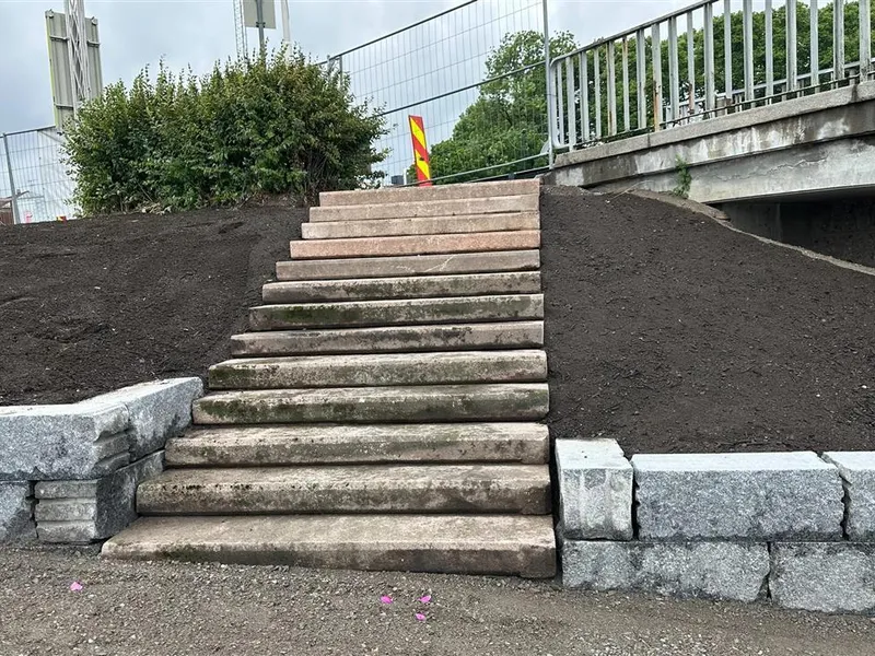 Bilde av ny trapp ved undergang - Klikk for stort bilde