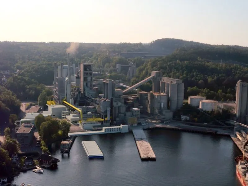 Norcems karbonfangstanlegg vil integreres inn i fabrikken og stå ferdig i 2024.