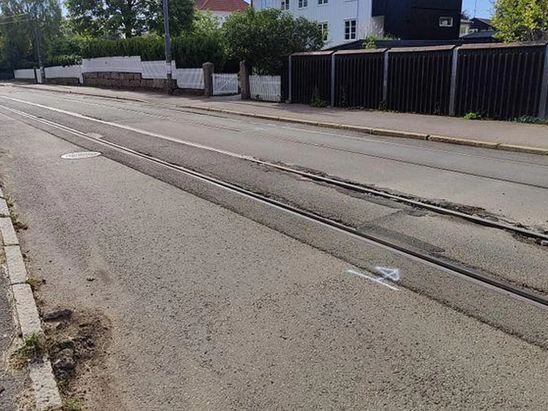 Slitt asfaltdekke Niels Henrik Abels vei_foto Sporveien
