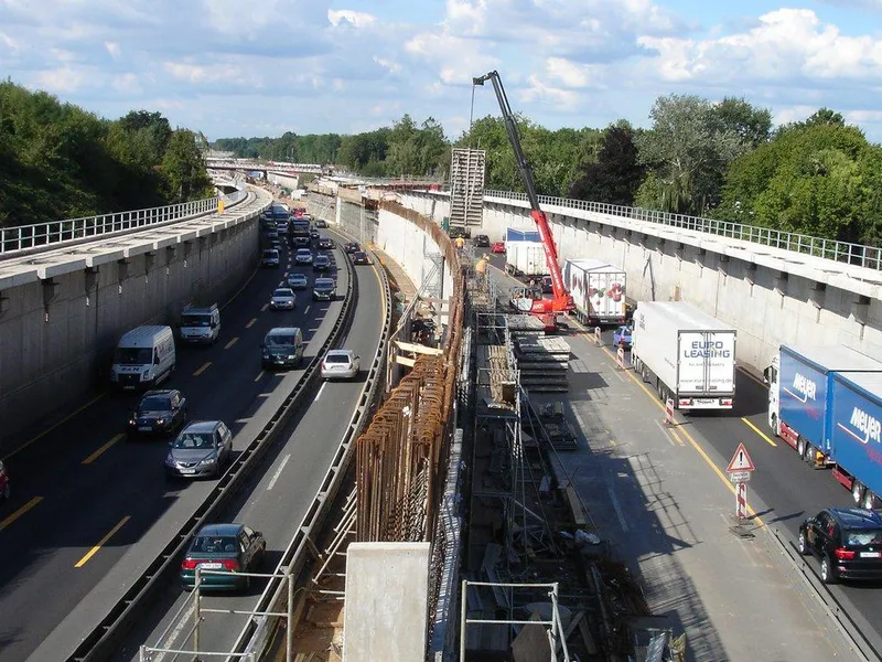Lärmschutzeinhäusung A1 Köln-Lövenich