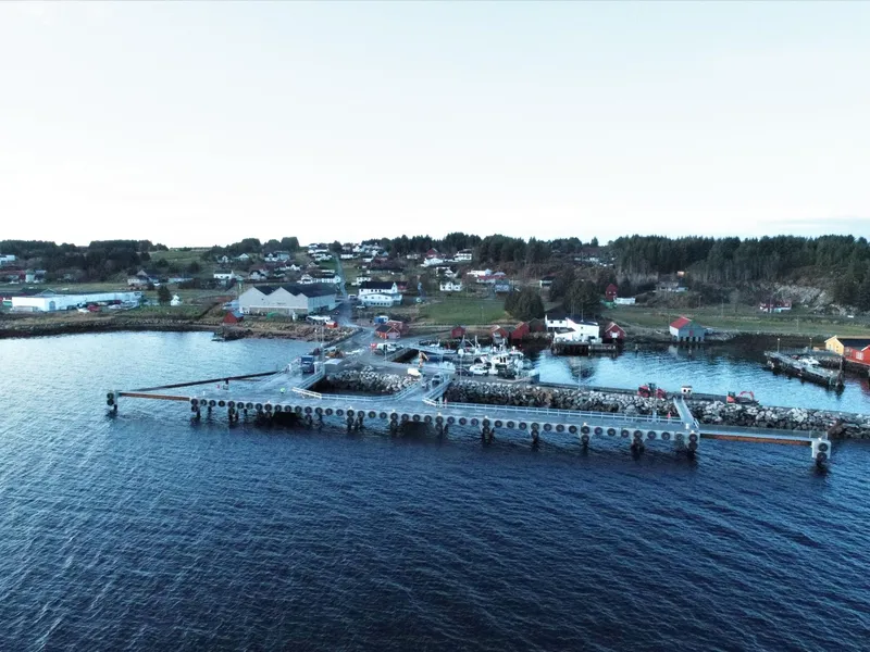 Åpnet liggekai på Siholmen: – Endelig en hjemmehavn for havbruksrederiene
