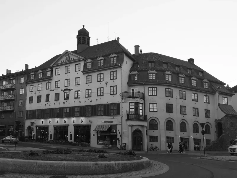 Fasade svart-hvitt.jpg