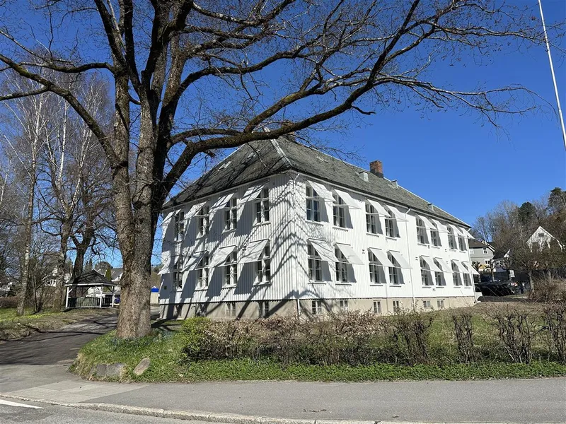 Sandar herredshus - Klikk for stort bilde