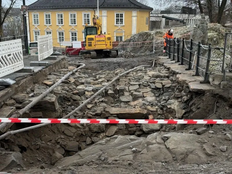 Ekstrem vannføring i Vansjø tvang frem stans i rehabiliteringen av Storebro i Moss. Foto: Park & Anlegg.