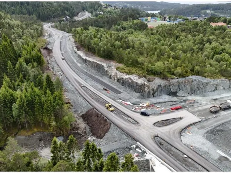 Bilde av eit kryss på strekninga Åsen-Helleskaret - Klikk for stort bilete