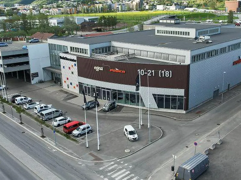 Nye lokaler: Nordvik Gruppen flytter inn i Verkstedveien 1. Foto: Drone Nord AS. Høyoppløselig bilde i bunnen av artikkelen. 