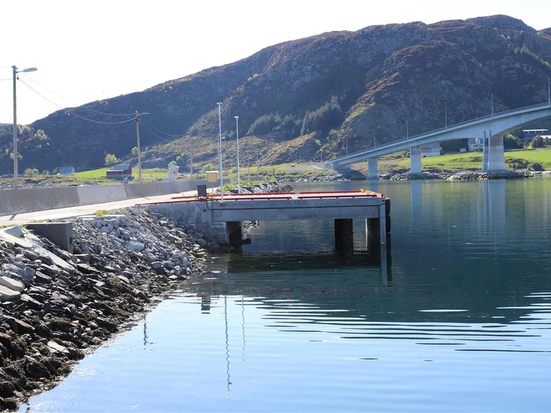 Ny kai på Kvalsund - Klikk for stort bilete
