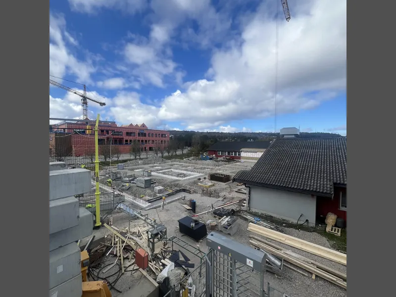 Store deler av skolen er allerede revet. Foto: Trøndelag fylkeskommune.